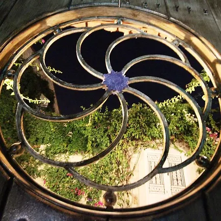 ホテル Begonvil アラカティ