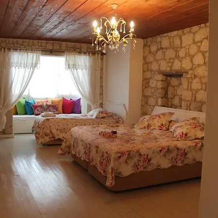 Begonvil Alacati